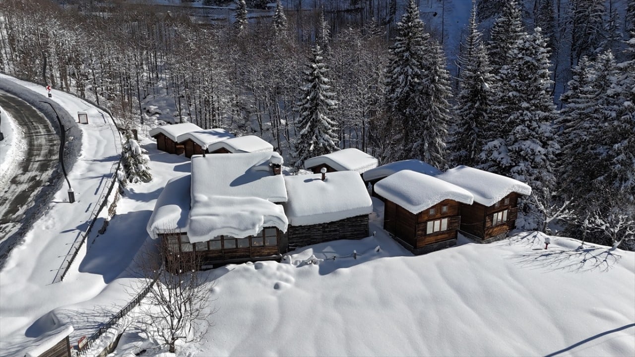 Foto - Karla kaplı ünlü Ayder Yaylası dronla böyle görüntülendi