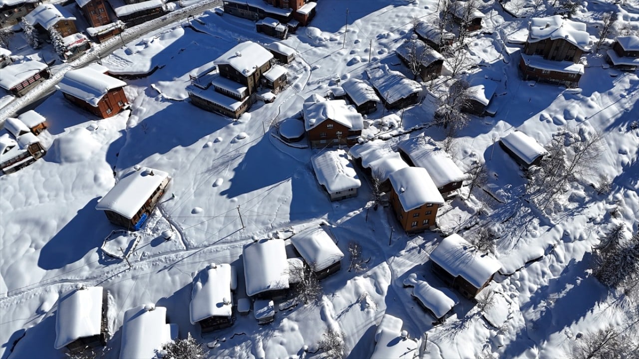 Foto - Karla kaplı ünlü Ayder Yaylası dronla böyle görüntülendi