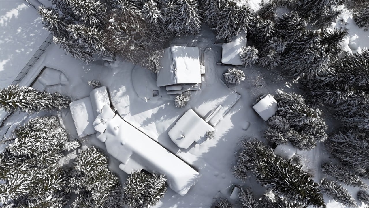 Foto - Karla kaplı ünlü Ayder Yaylası dronla böyle görüntülendi