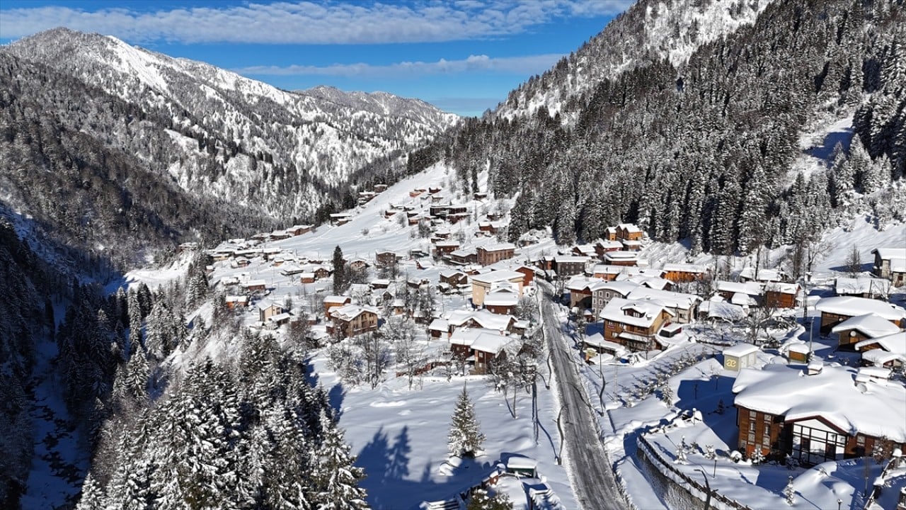 Foto - Karla kaplı ünlü Ayder Yaylası dronla böyle görüntülendi