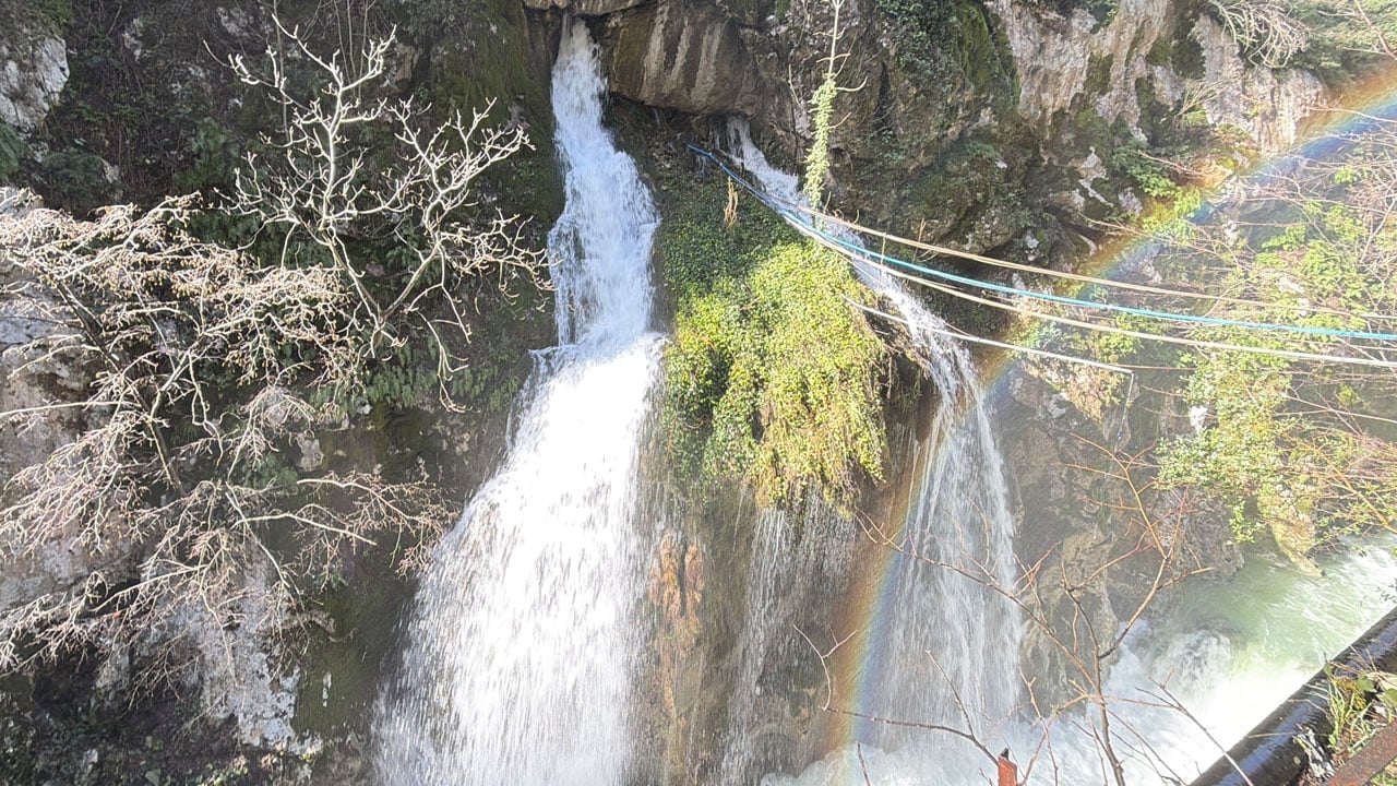 Foto - Karlar eridi, sürpriz ortaya çıktı! Ünlü şelalede ikinci çağlayan oluştu