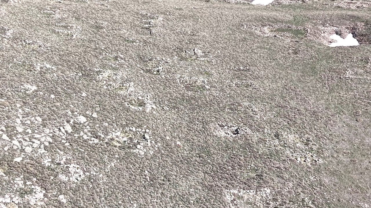 Foto - Karlar eriyince ortaya çıktı! Lifos Dağı’nın zirvesindeki sırlı yapı yeniden göründü