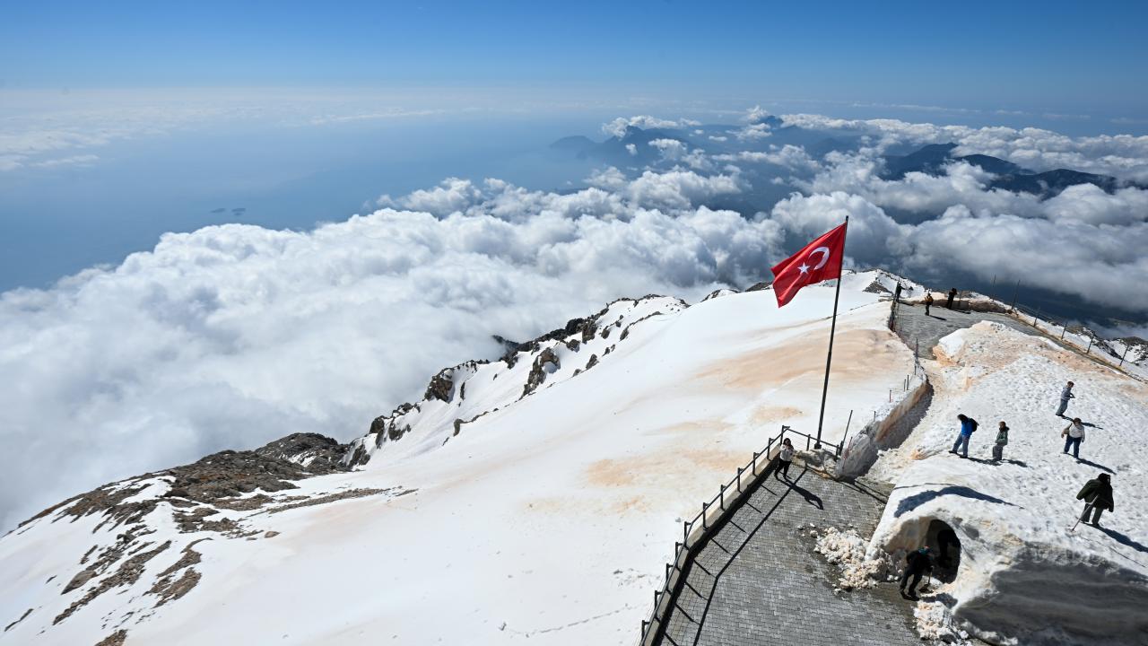 Foto - Burası Doğu Anadolu değil Akdeniz! Karlı Antalya ziyaretçi çekiyor
