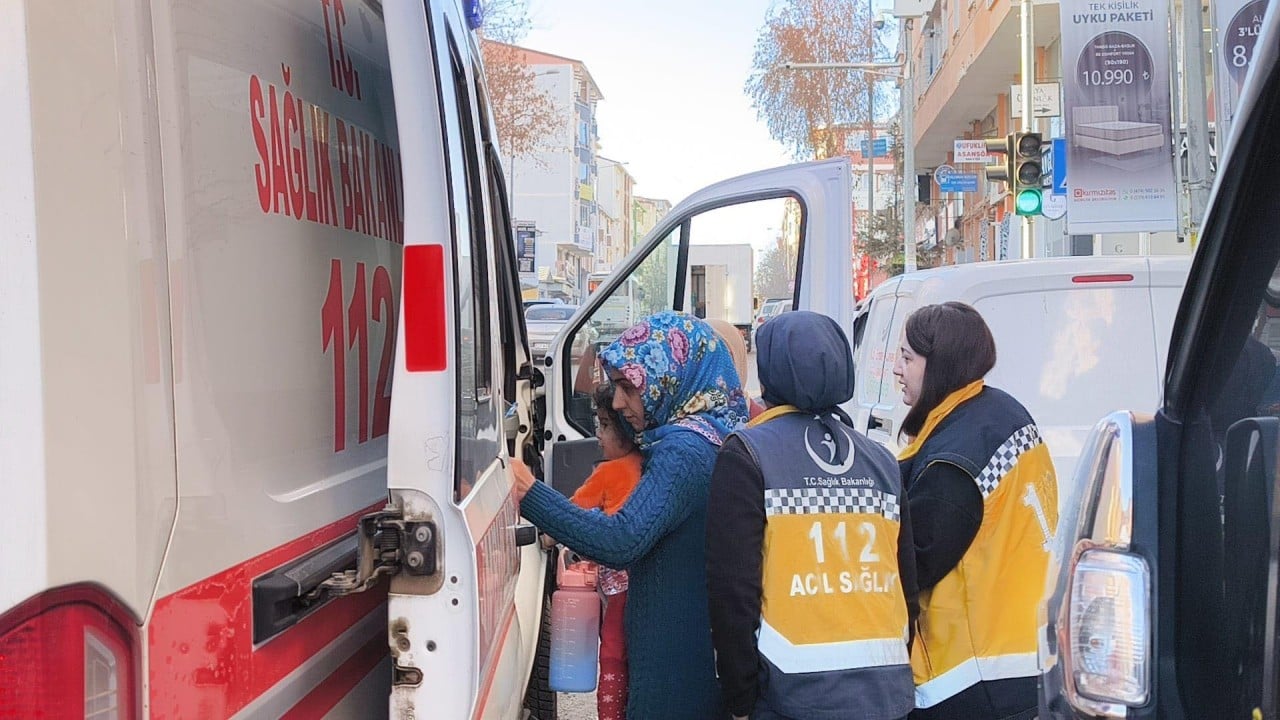 Foto - Kars'ta 6 katlı binada korkutan yangın: Sabah saatlerinde facia kıl payı atlatıldı
