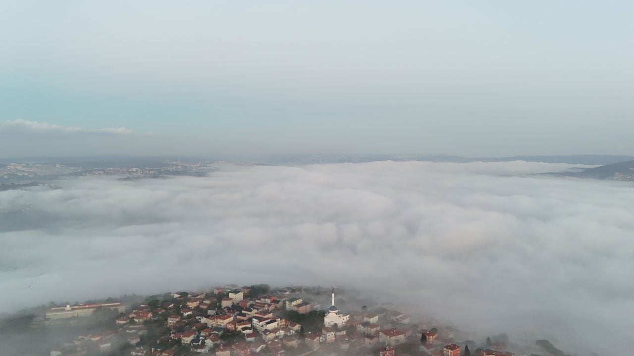 Foto - Kartpostallık manzara! İstanbul Boğazı sis altında kayboldu