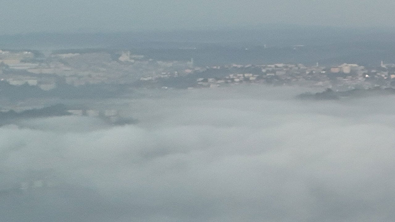 Foto - Kartpostallık manzara! İstanbul Boğazı sis altında kayboldu