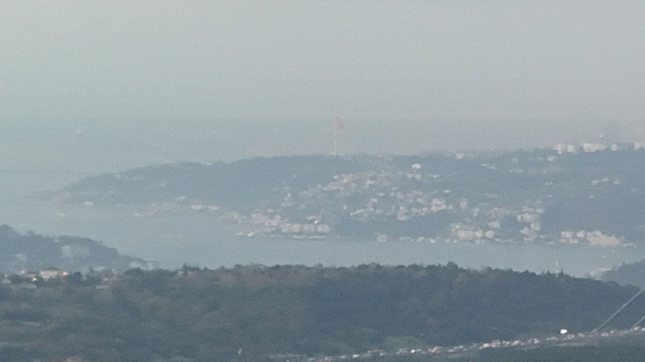 Foto - Kartpostallık manzara! İstanbul Boğazı sis altında kayboldu