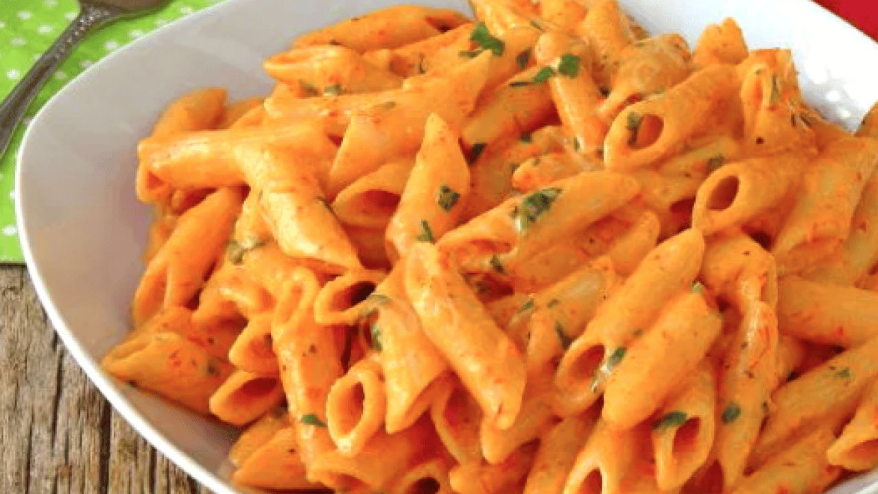 Kaşık kaşık tüketin! Fayda sağlamanın en iyi yolu: Domates soslu makarna tarifi