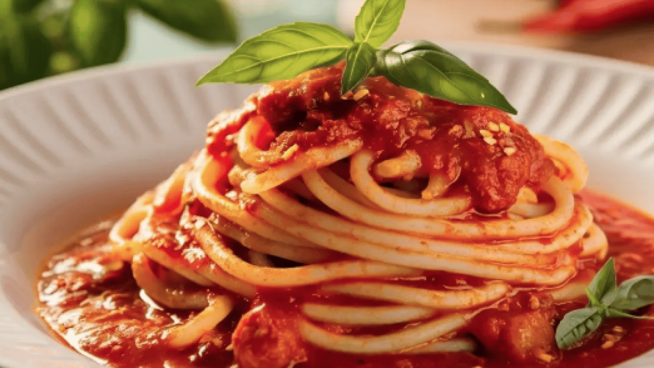 Foto - Kaşık kaşık tüketin! Fayda sağlamanın en iyi yolu: Domates soslu makarna tarifi