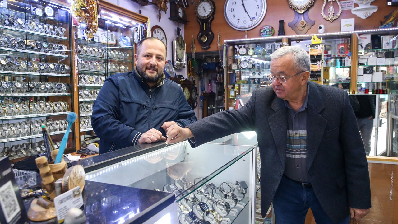 Foto - Kastamonu’da sabah mesaisi böyle başlıyor! Esnaf kapı kapı geziyor