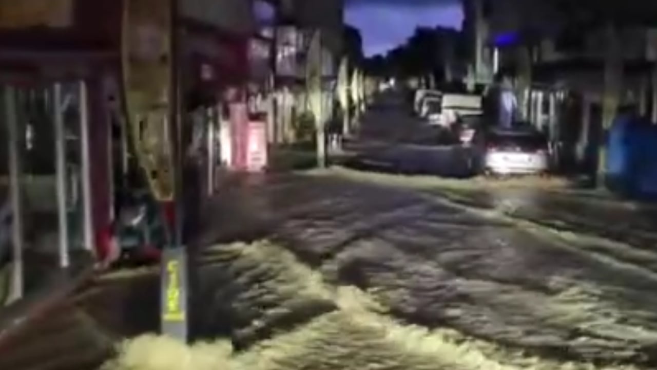 Foto - Kastamonu'da sel felaketi! Devrekani çayı taştı: Evler, iş yerleri ve araçlar sular altında kaldı
