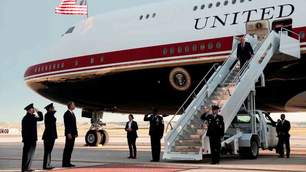 Foto - Katar hediye etmişti: Trump’ın uçan sarayı hangara çekildi