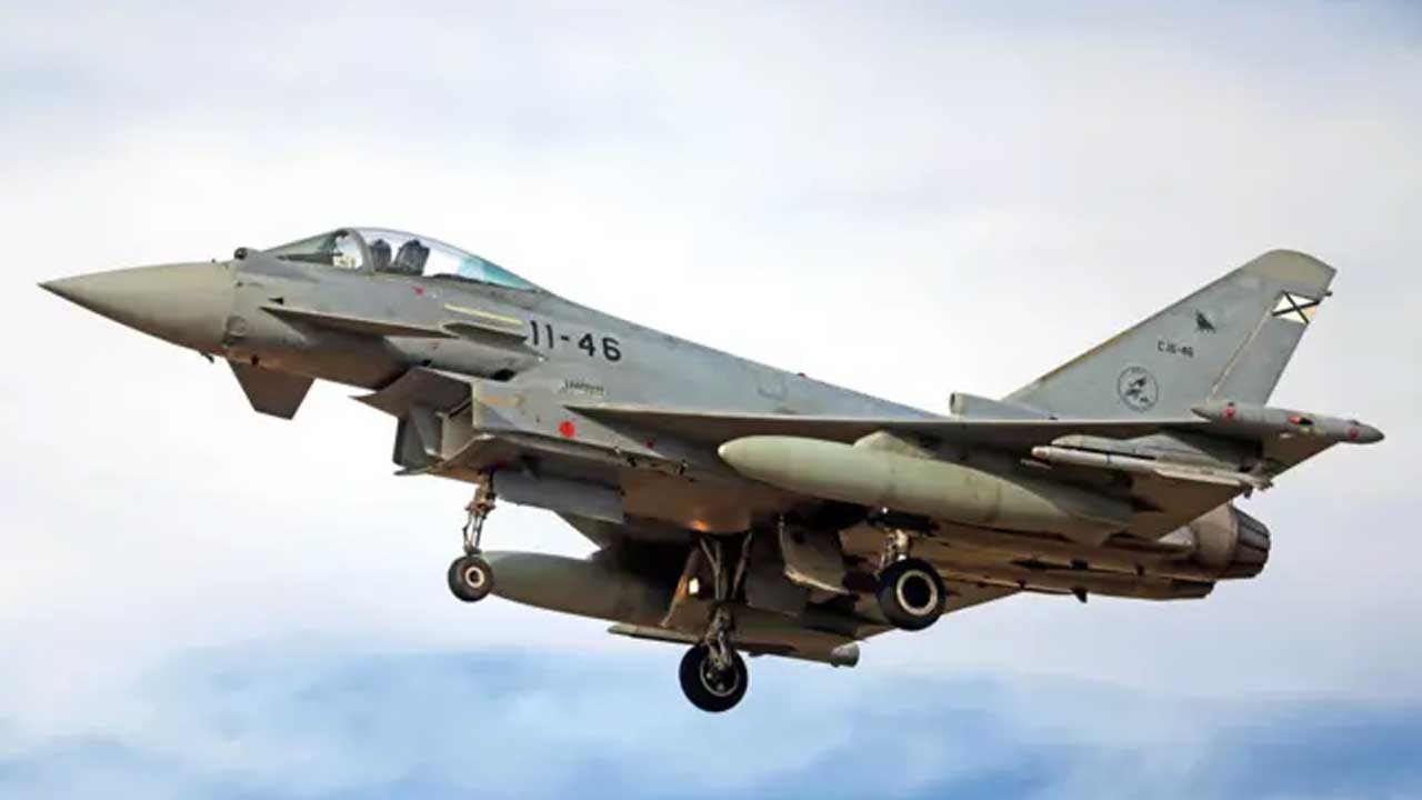 Foto - Katar'a büyük destek! 4 Typhoon savaş uçağı daha gönderilecek