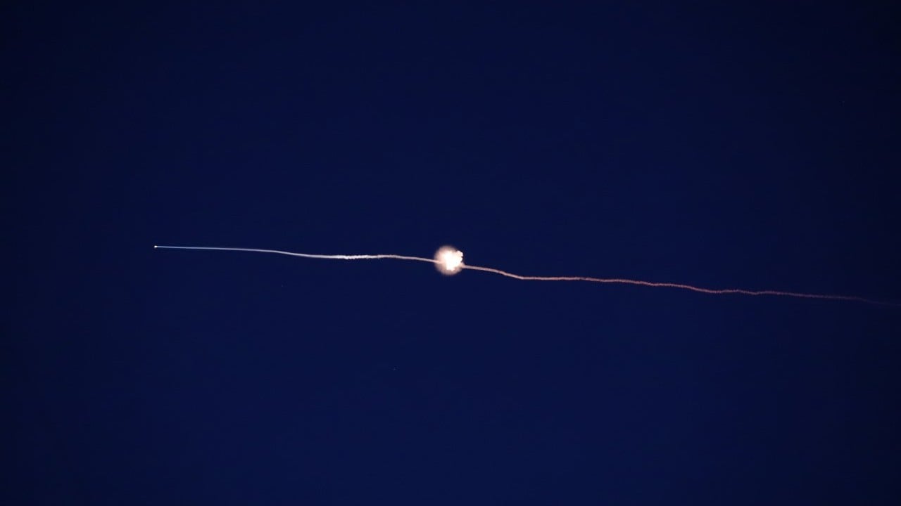 Foto - Katil devlet İsrail: İran ilk kez 4 bin km menzile sahip füze kullandı