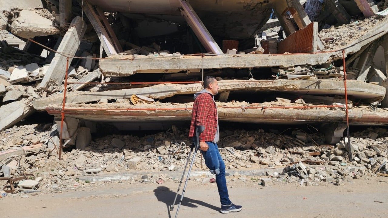 Foto - Katil devlet İsrail’in saldırısında bacağını kaybetmişti! Filistinli antrenör, sporla hayata tutunuyor
