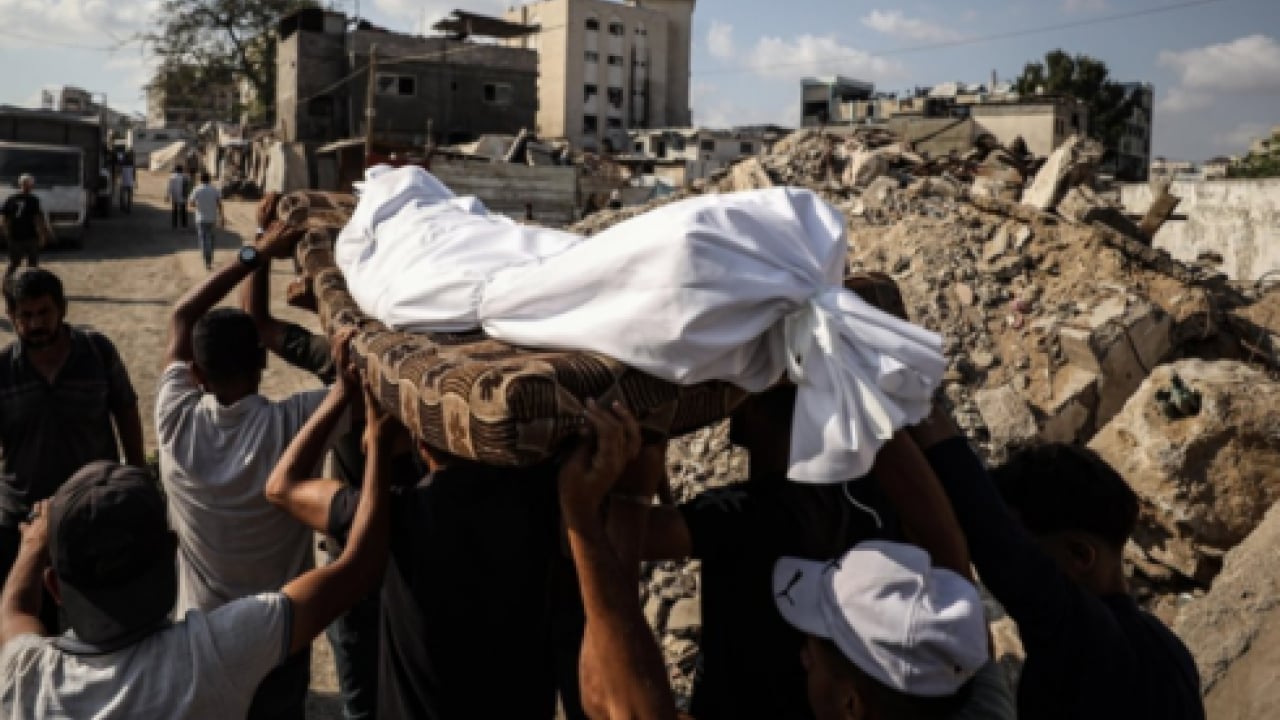 Foto - Katil İsrail Gazze’yi vurmaya devam ediyor! Enkaz altından cenazeler fışkırıyor: Şehit sayısı korkunç rakama ulaştı