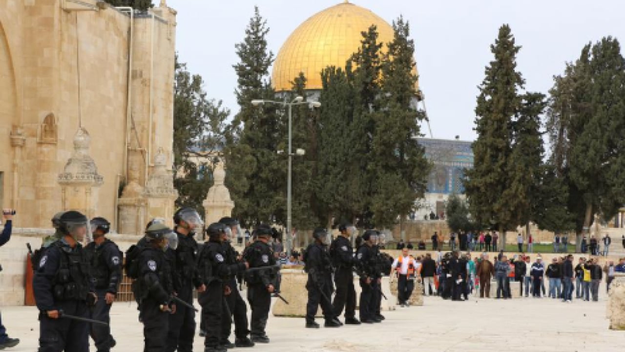 Foto - Katil İsrail’den alçak hamle! İran’a saldırırken Mescid-i Aksa’yı ibadete kapattı