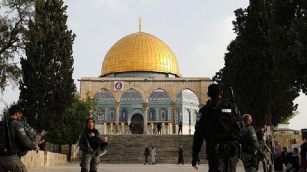 Foto - Katil İsrail’den alçak hamle! İran’a saldırırken Mescid-i Aksa’yı ibadete kapattı