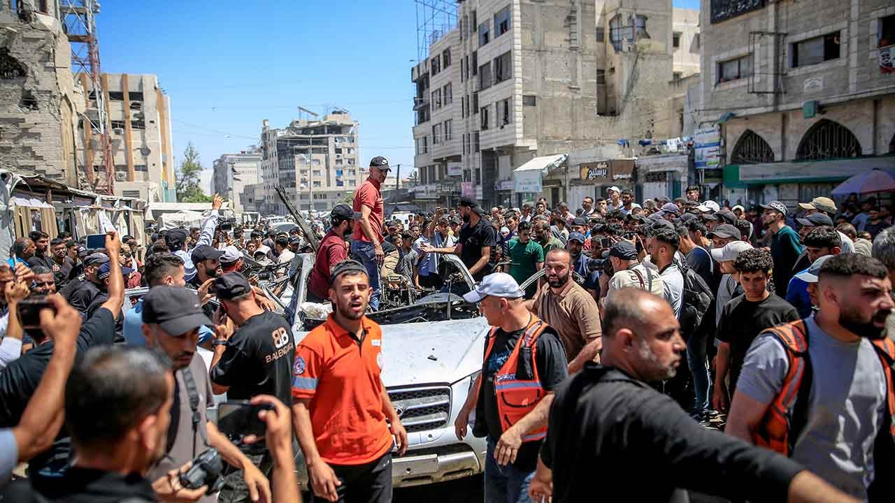 Foto - Katil teröristler sivil araca saldırdı! 3 şehit var