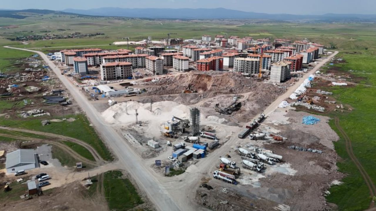 Katlana katlana gidiyor! TOKİ’nin gittiği yerlerde fırsatçılık