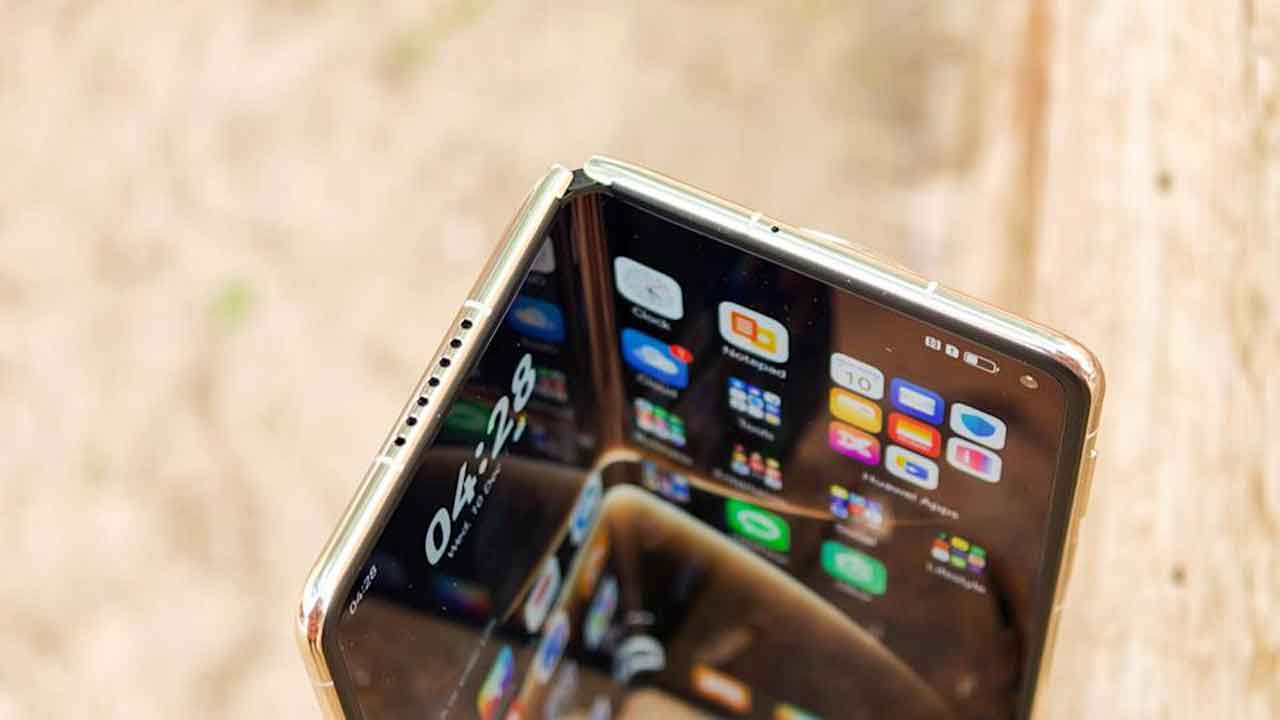 Katlanabilir teknolojinin zirvesi sahnede! Huawei Mate X7, ultra ince gövdesi ve profesyonel XMAGE kamerasıyla dünyayı selamlıyor