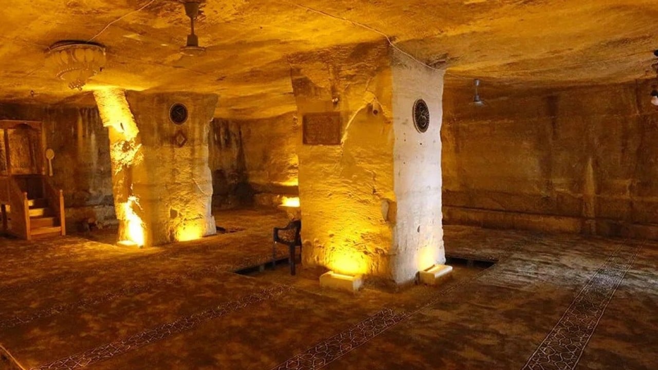 Foto - Kayadan oyma tarihi Mağara Camisi ilgi çekiyor! "Maneviyatı yüksek ve eşi benzeri olmayan bir cami"