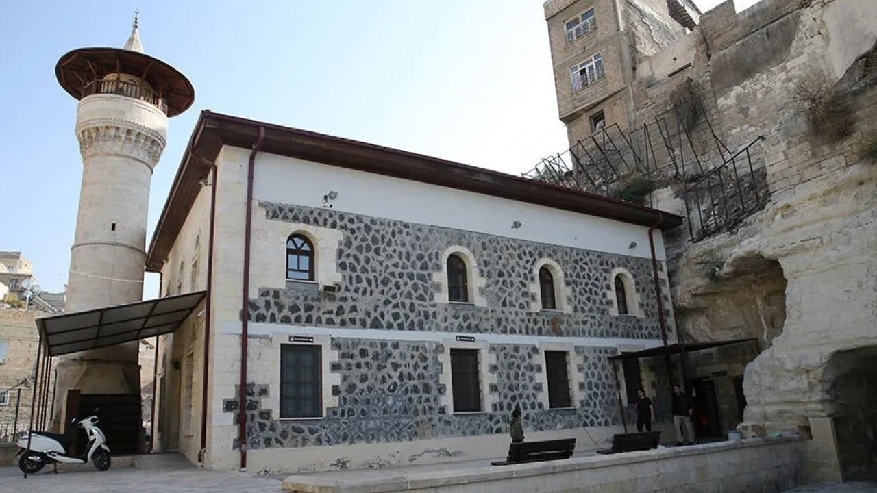 Foto - Kayadan oyma tarihi Mağara Camisi ilgi çekiyor! "Maneviyatı yüksek ve eşi benzeri olmayan bir cami"