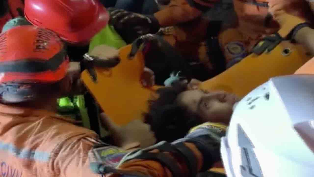 Foto - Kayıp yakınlarına umut oldu: Depremden 5 gün sonra sağ çıkarıldı