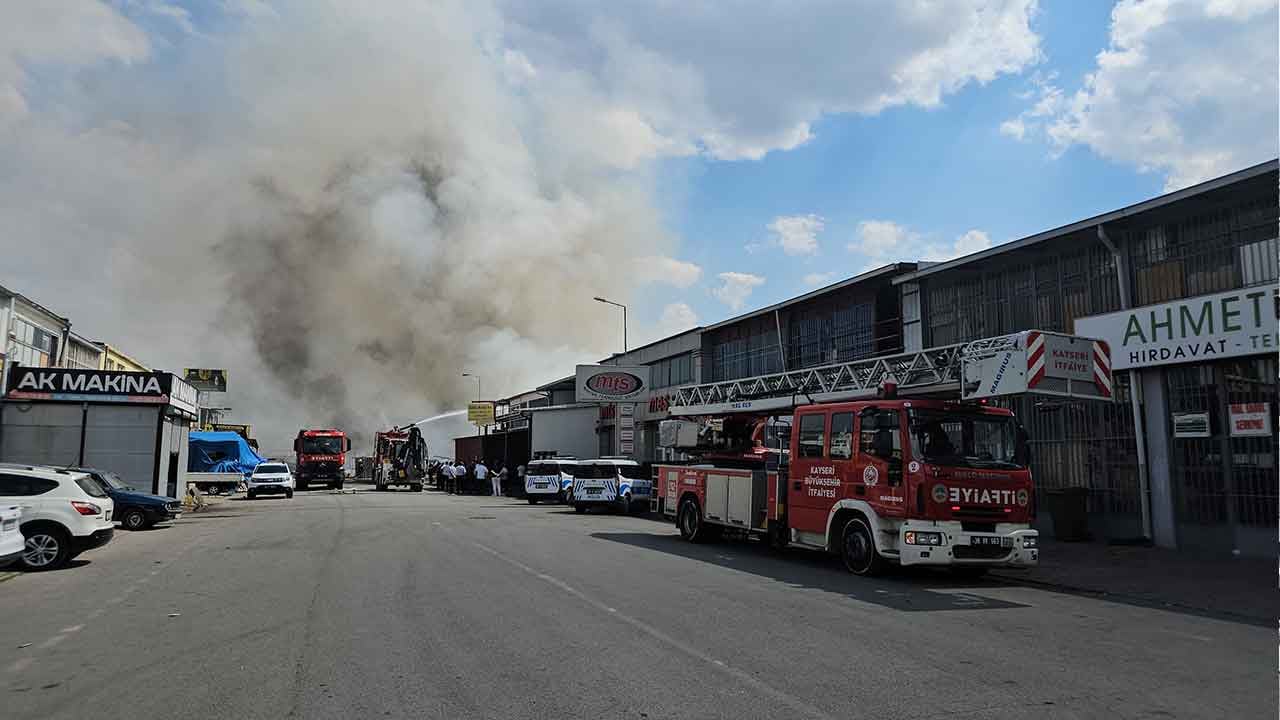 Foto - Kayseri'de büyük yangın