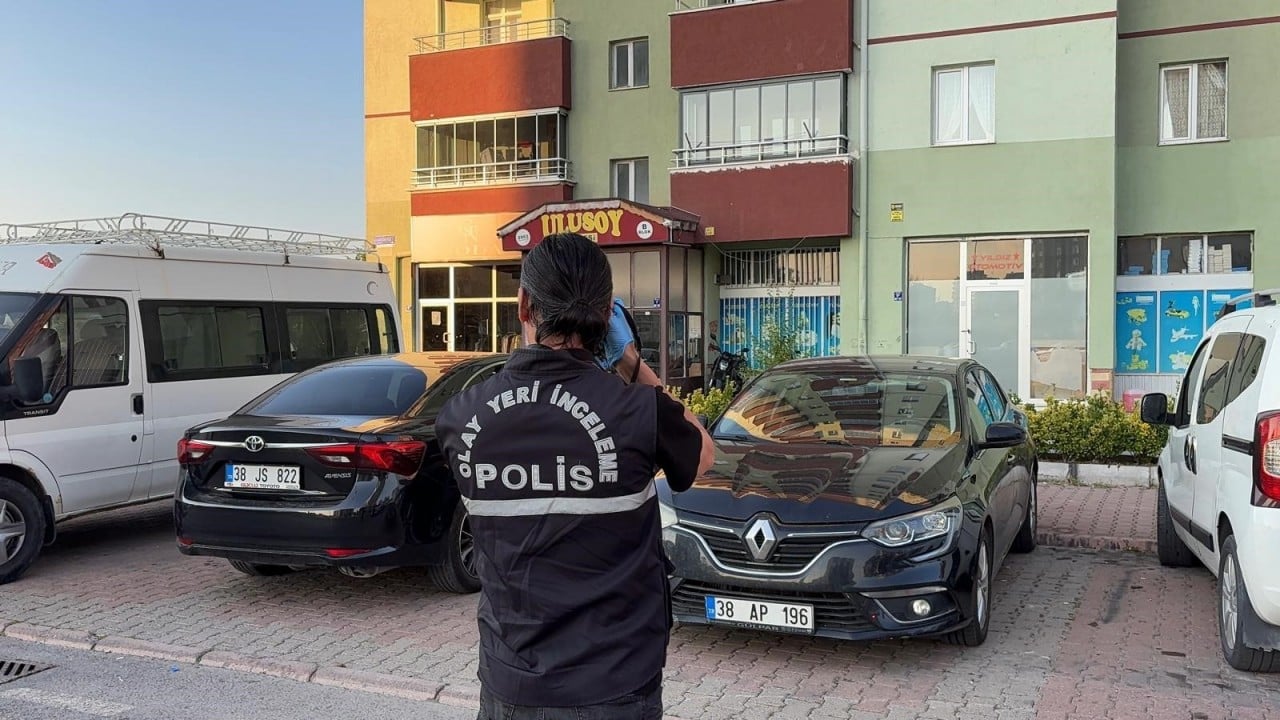 Kayseri’de evde feci ölüm! Sabah salona giren baba oğlunun cansız bedeniyle karşılaştı!