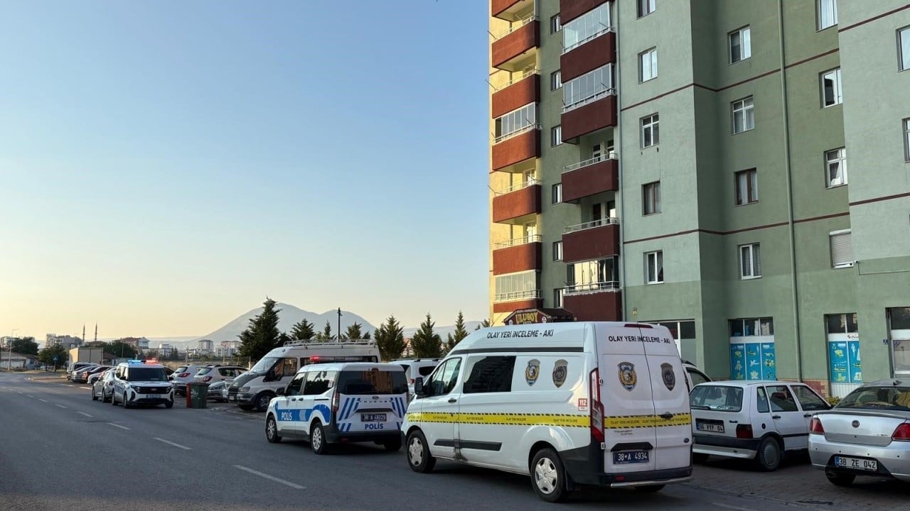Foto - Kayseri’de evde feci ölüm! Sabah salona giren baba oğlunun cansız bedeniyle karşılaştı!
