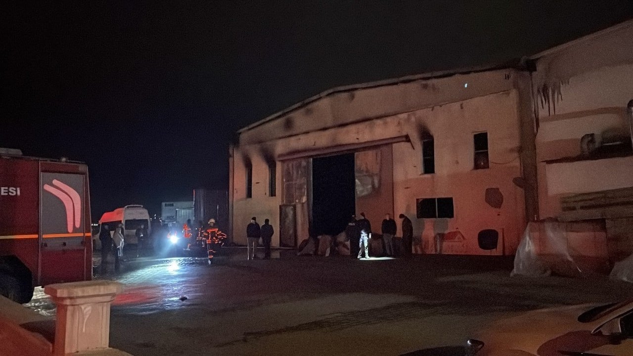 Foto - Kayseri'de mobilya fabrikası alevlere teslim oldu! OSB'de korkutan yangın