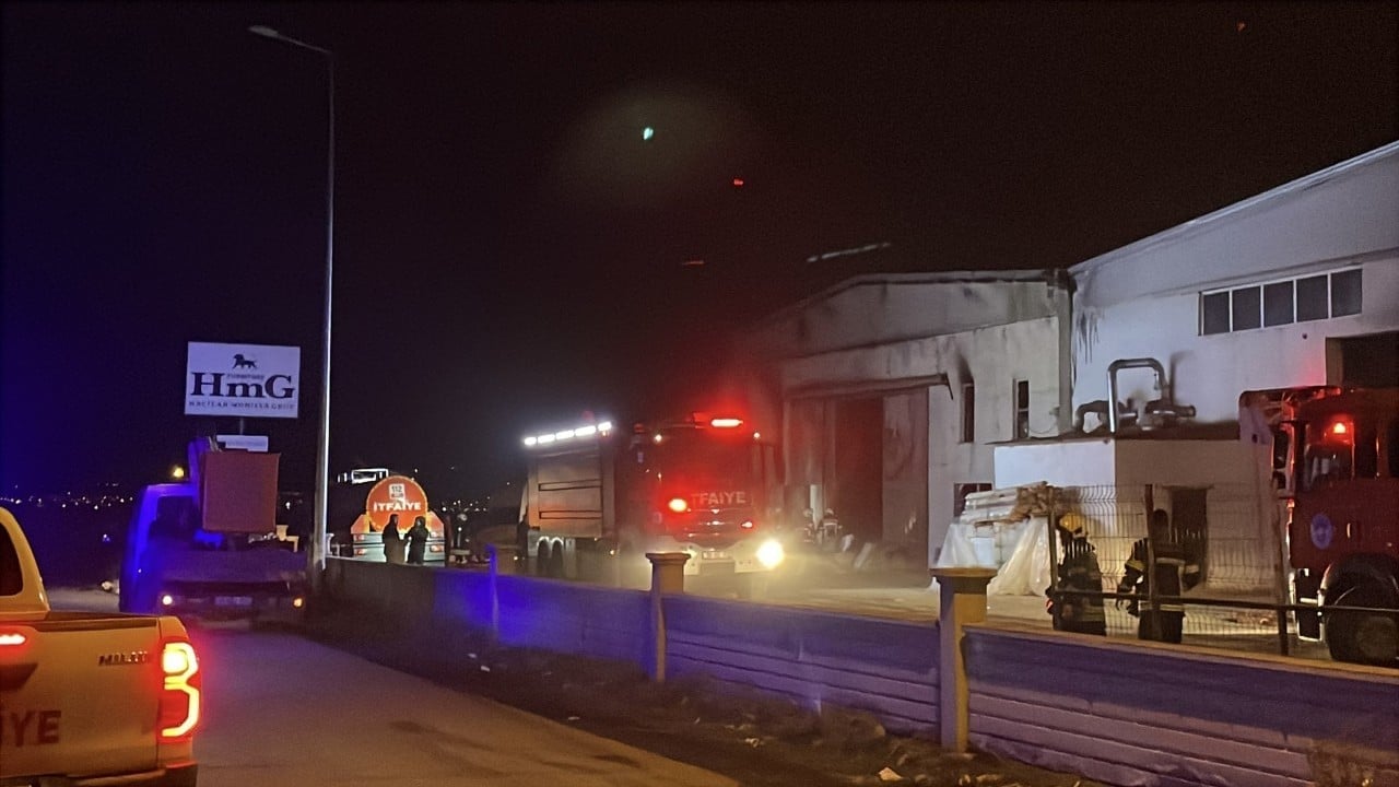 Foto - Kayseri'de mobilya fabrikası alevlere teslim oldu! OSB'de korkutan yangın