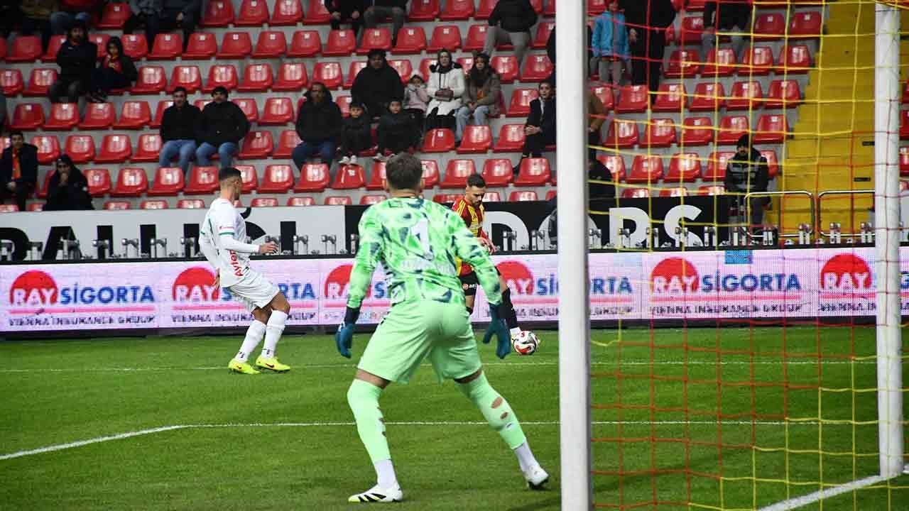 Foto - Kayserispor-Alanyaspor maçında gol sesi çıkmadı