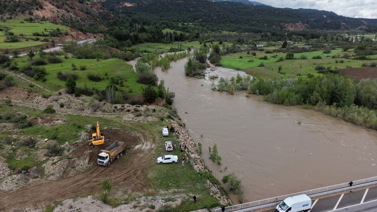Foto - Kazadan sonra kayboldu! Sivas'ta 18 yaşındaki genç için seferber oldular
