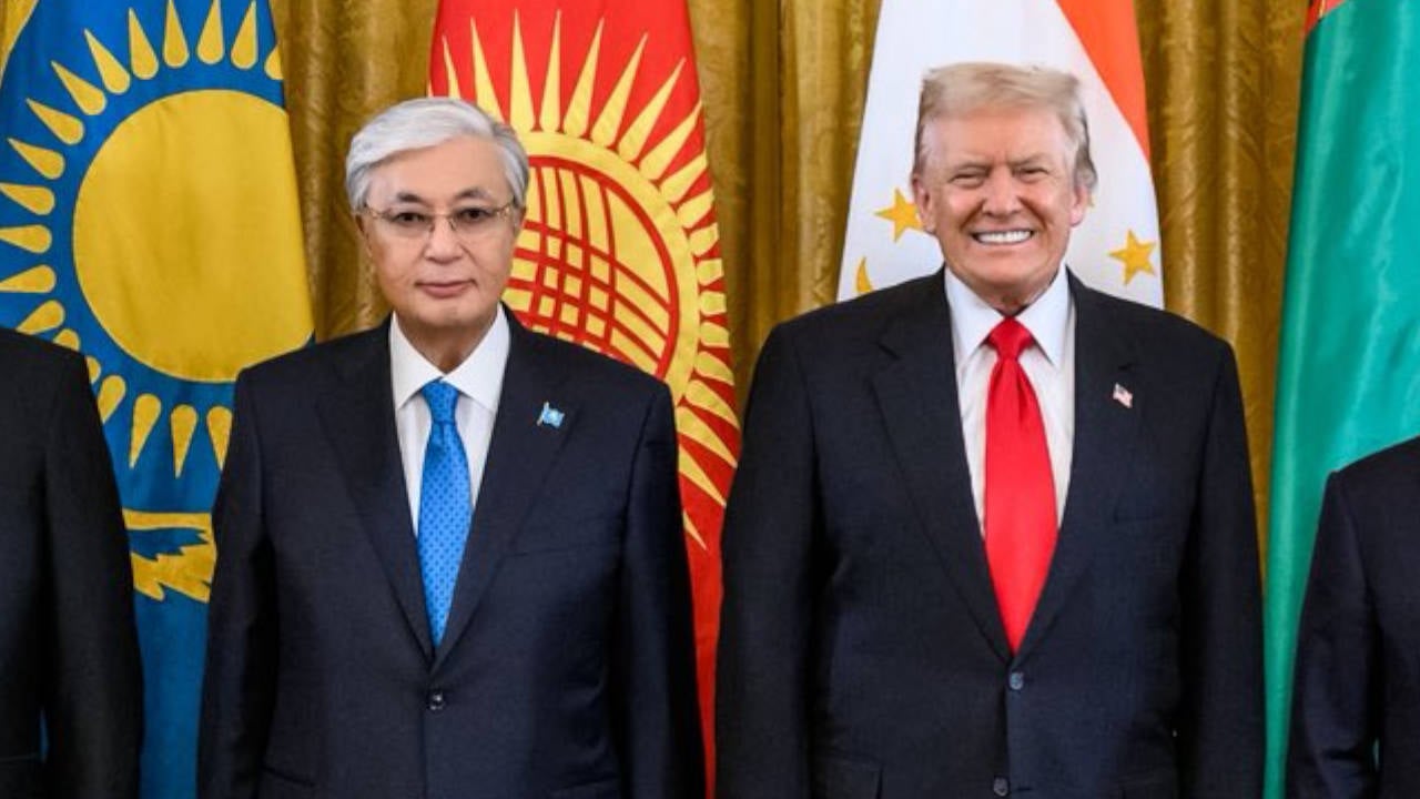 Foto - Kazakistan'dan tarihi ayıp! 'Tam bir maskaralık' diyerek tepki gösterdi