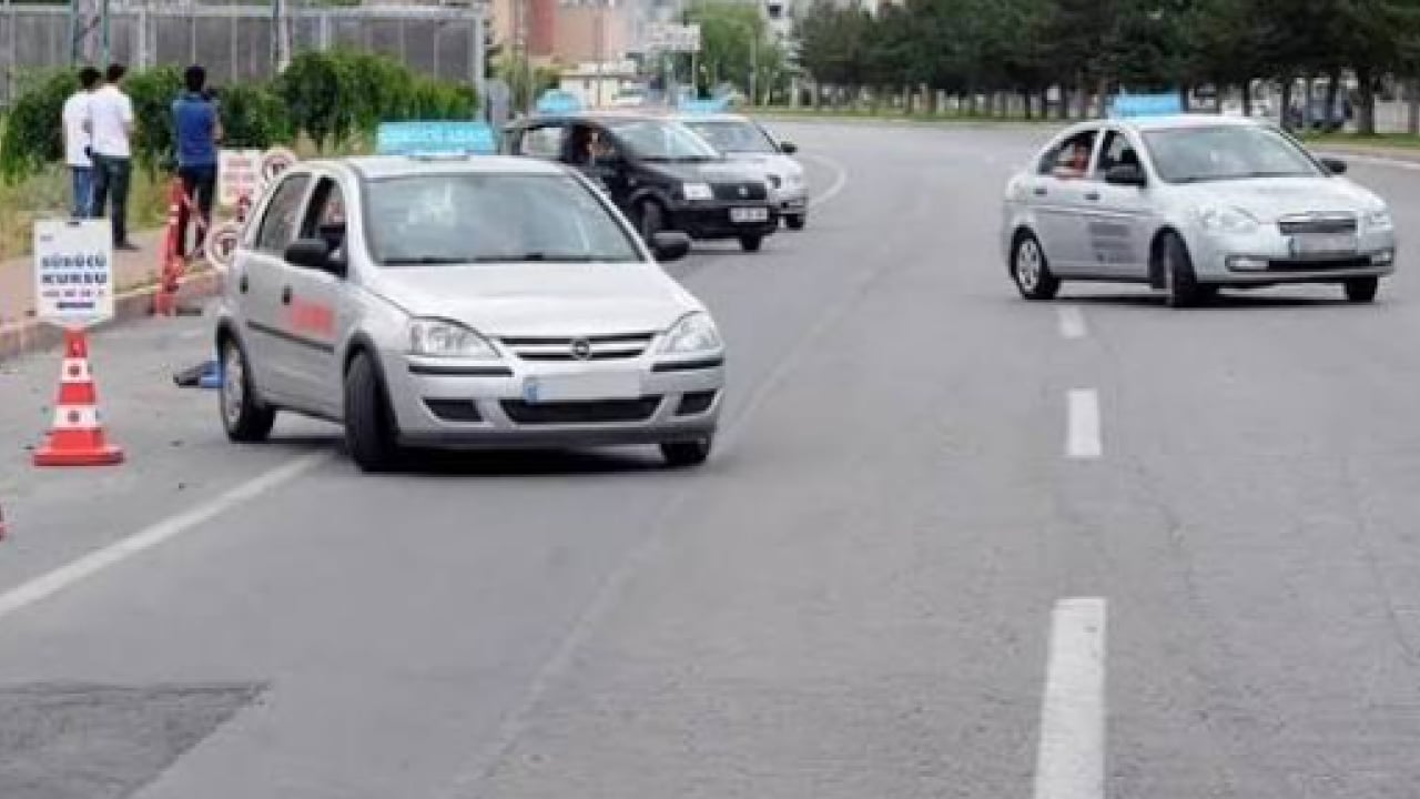 Foto - KDK'dan kritik sürücü adımı: O hastalığı olanlar sınava akşam girebilecek!