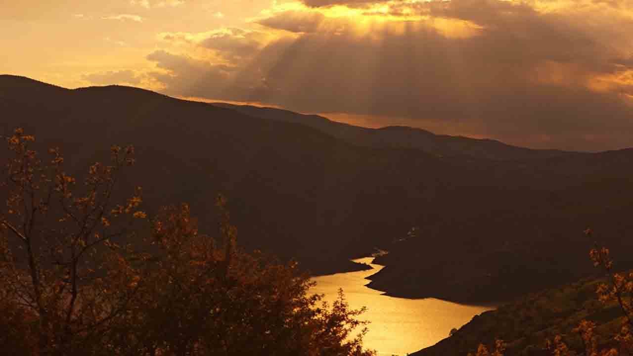 Foto - Keban’da bahar tablosu: Göl kıyısında kartpostallık manzaralar