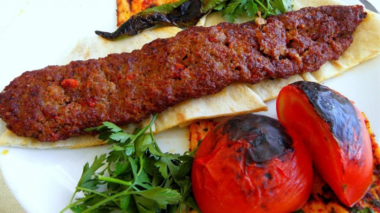 Kebapçılar 3'üncü olmalarına tepki gösterdiler: "Bazı lobiler Adana kebabı dışlıyor"