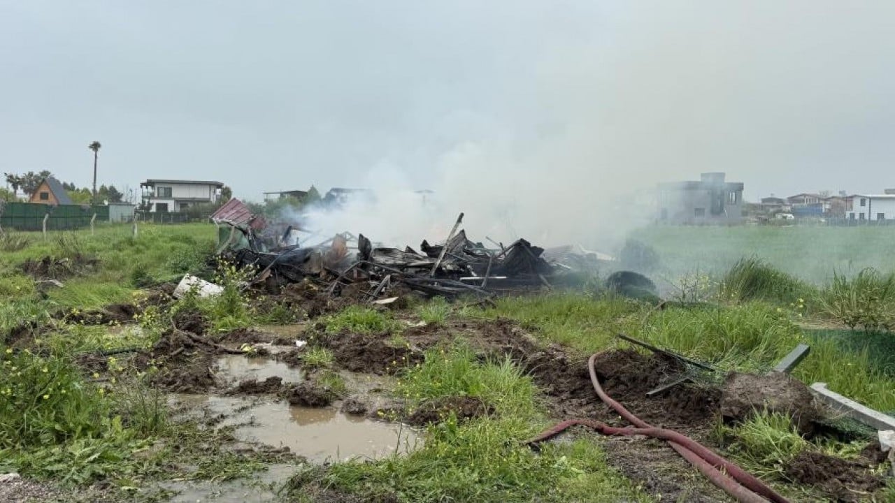 Foto - Kendi eliyle yaptığı evi kendi eliyle yaktı