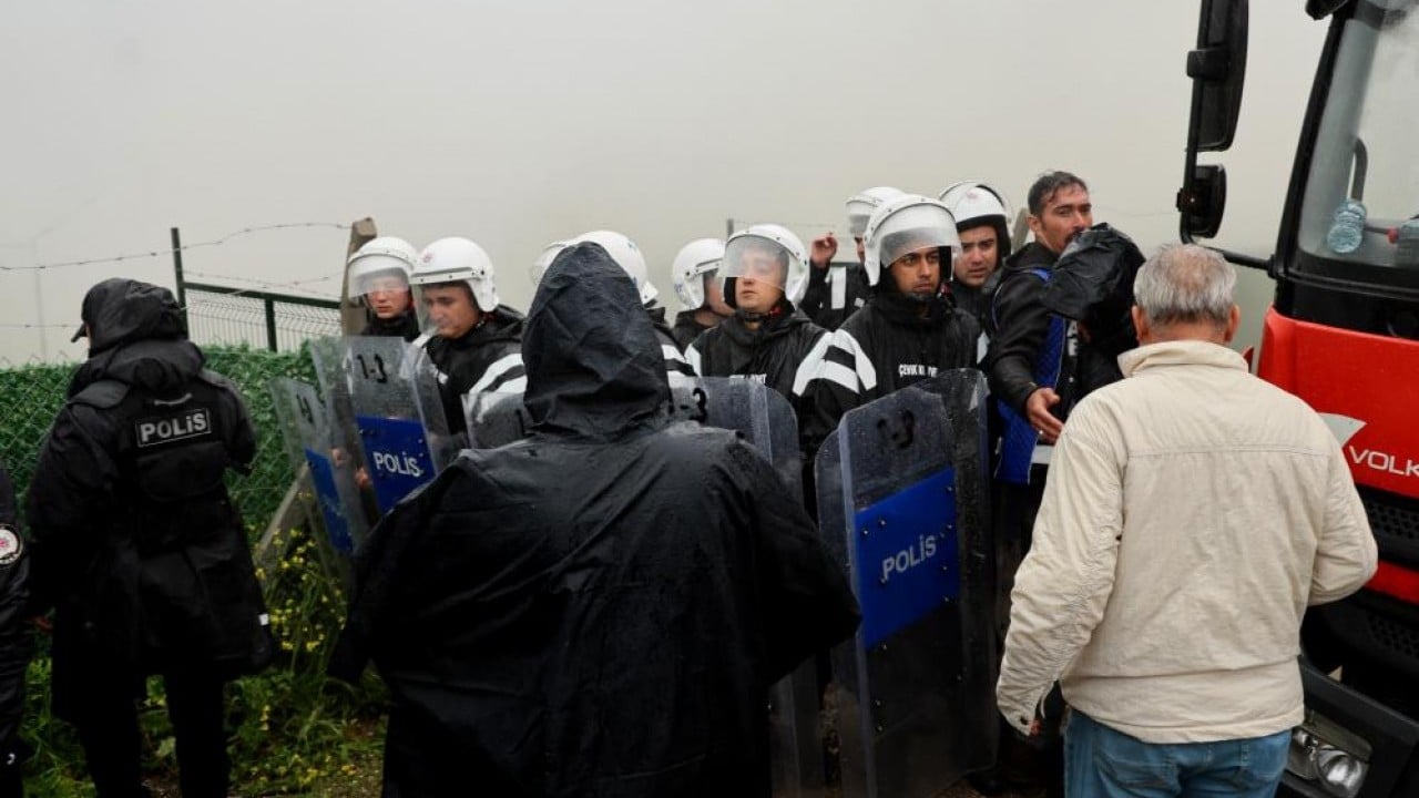 Foto - Kendi eliyle yaptığı evi kendi eliyle yaktı