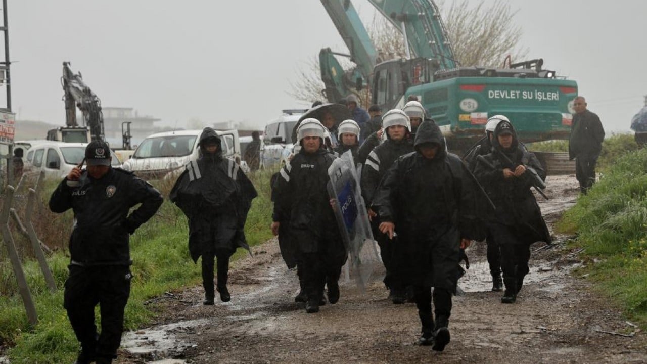 Foto - Kendi eliyle yaptığı evi kendi eliyle yaktı
