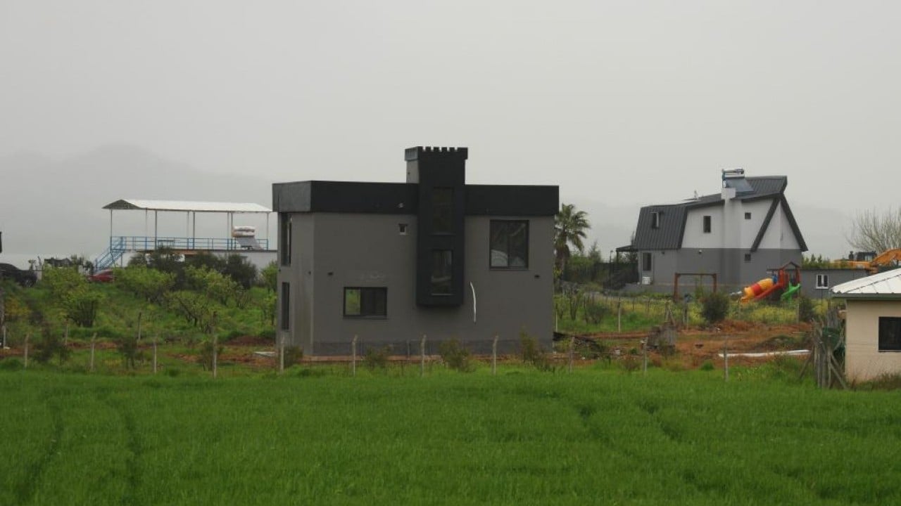 Foto - Kendi eliyle yaptığı evi kendi eliyle yaktı