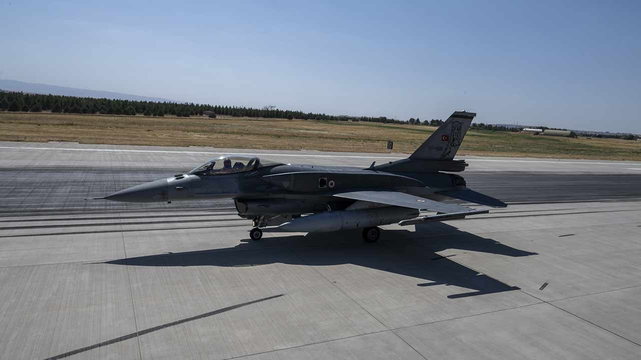 Foto - Kendi savaş uçakları yok... Türk F-16'ları 3 ülkeyi korumak için harekete geçiyor!