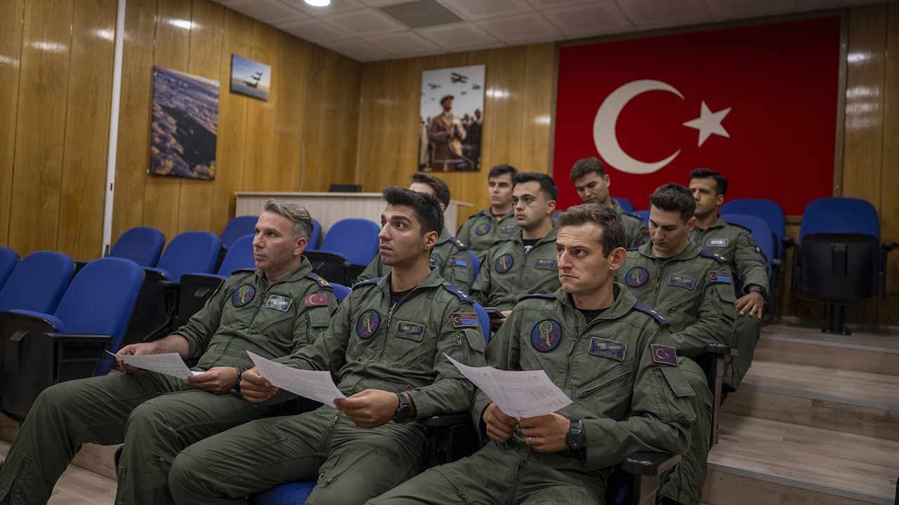Foto - Kendi savaş uçakları yok... Türk F-16'ları 3 ülkeyi korumak için harekete geçiyor!