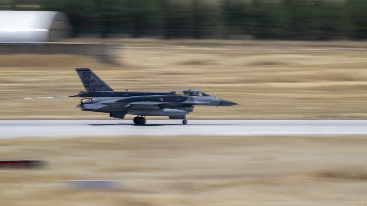 Foto - Kendi savaş uçakları yok... Türk F-16'ları 3 ülkeyi korumak için harekete geçiyor!