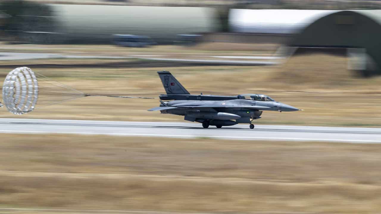 Foto - Kendi savaş uçakları yok... Türk F-16'ları 3 ülkeyi korumak için harekete geçiyor!