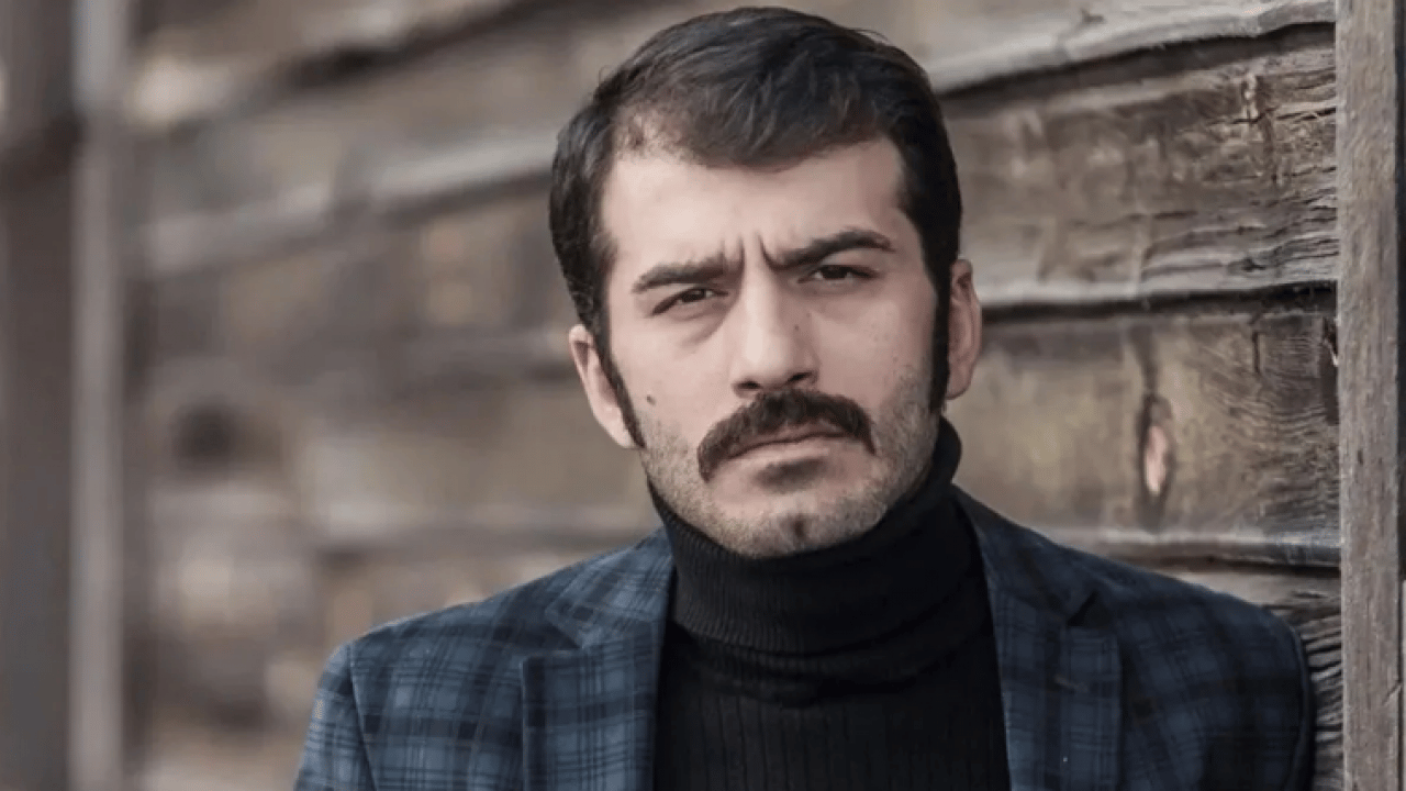 Kendini rolüne kaptırıp sağa sola racon kesiyordu... Hakim karşısına çıkacak