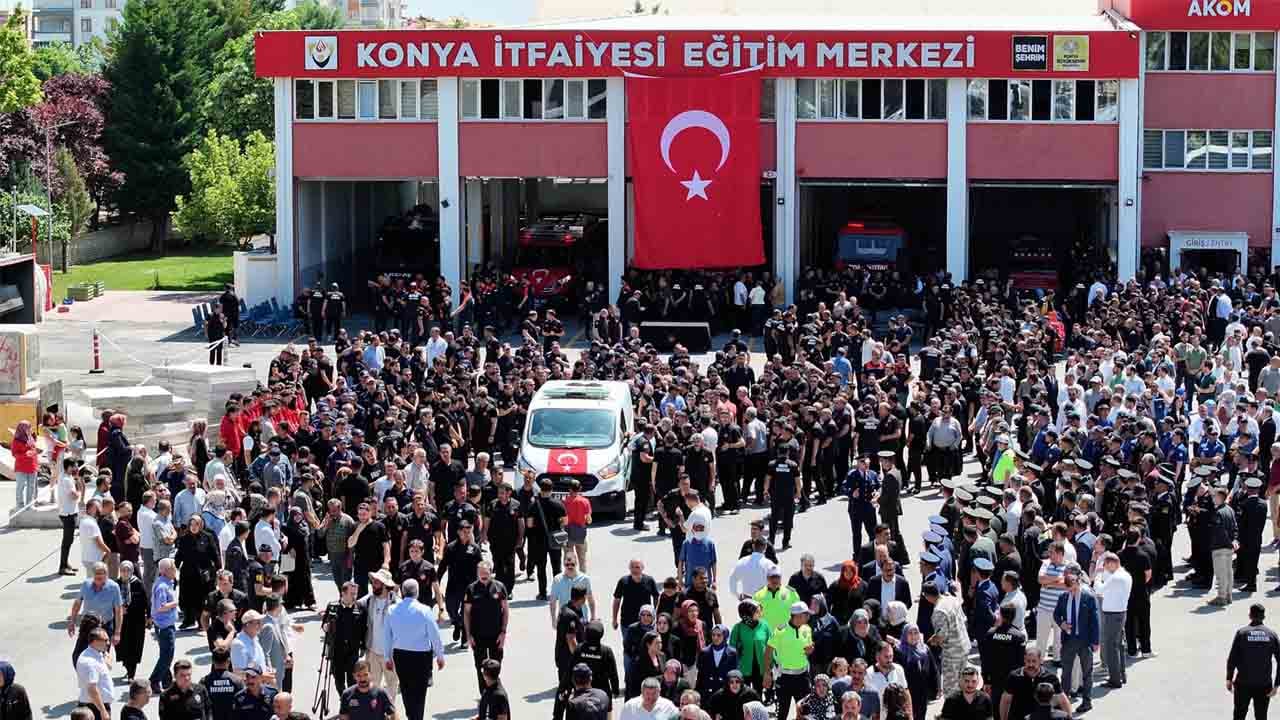 Foto - 'Kendini yaktın da beni şehit annesi yaptın' Kahraman itfaiye eri Hakk’a uğurlandı