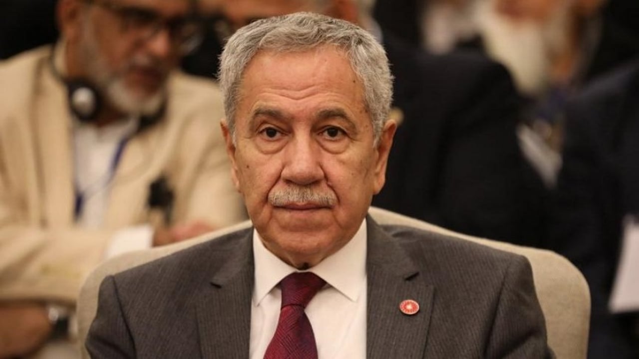 Foto - Kendisine "Siyaset fosili" demişti! Arınç’tan o isme cevap: Seni Bahçeli’ye şikayet edeceğim
